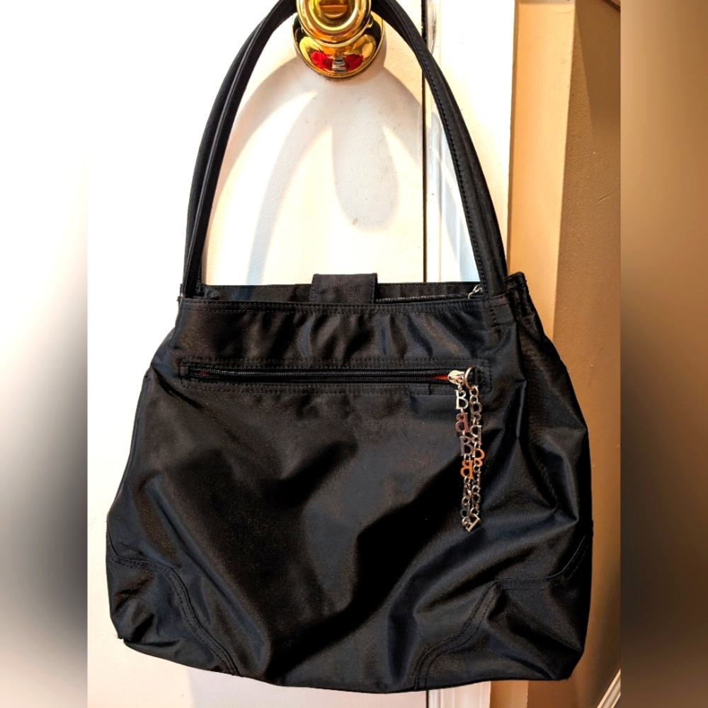 Women's bonjour nylon handbag. Large straps. Black